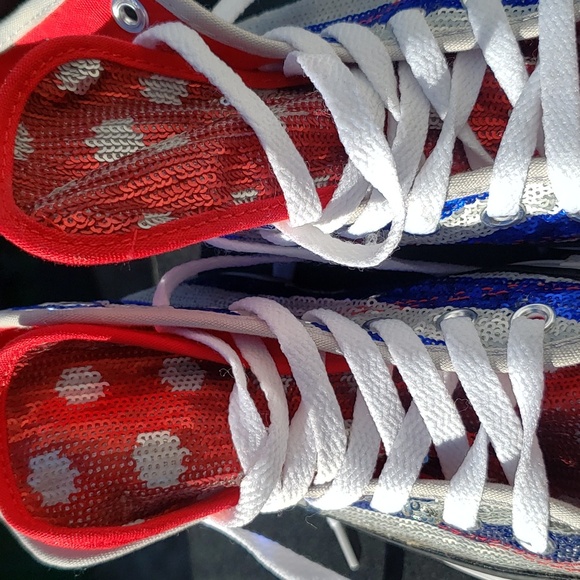 Women's converse chuck Taylor patriotic sequin sneakers . Size 6 - Picture 8 of 8